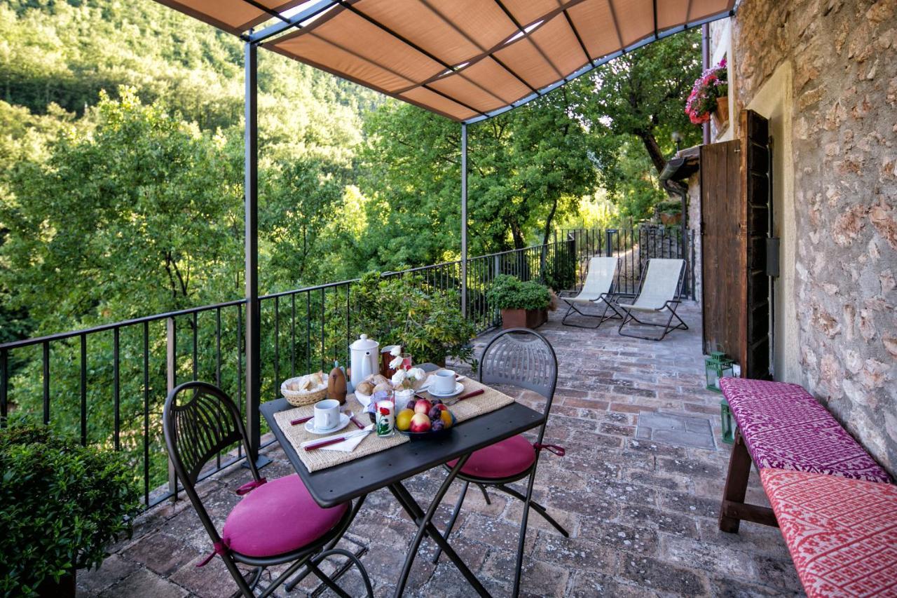 Residence Menotre Rasiglia Zimmer foto