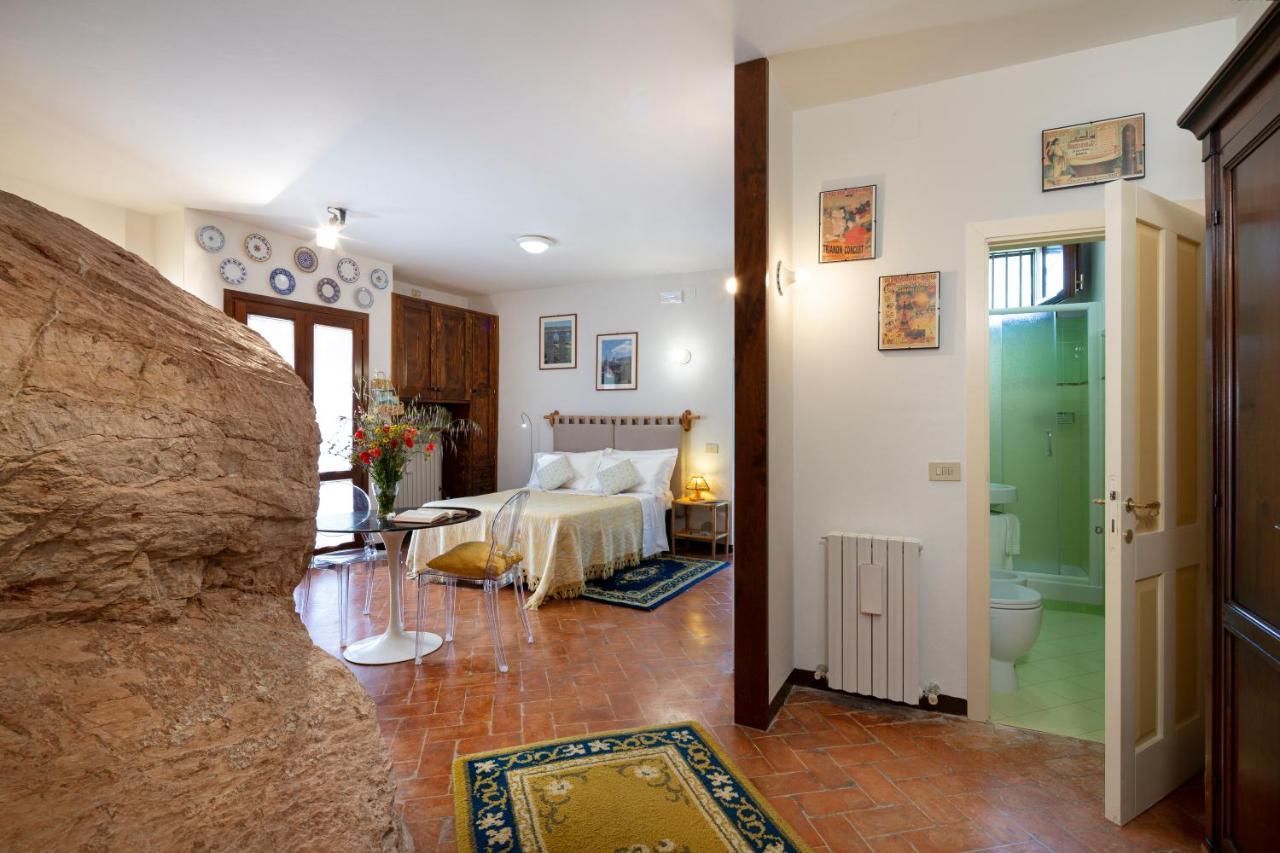 Residence Menotre Rasiglia Exterior foto